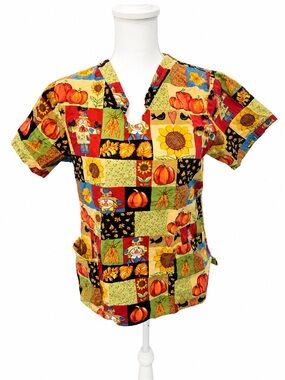 Autumn Patchwork Pumpkin Sunflower Print Scrub Top Size Small
